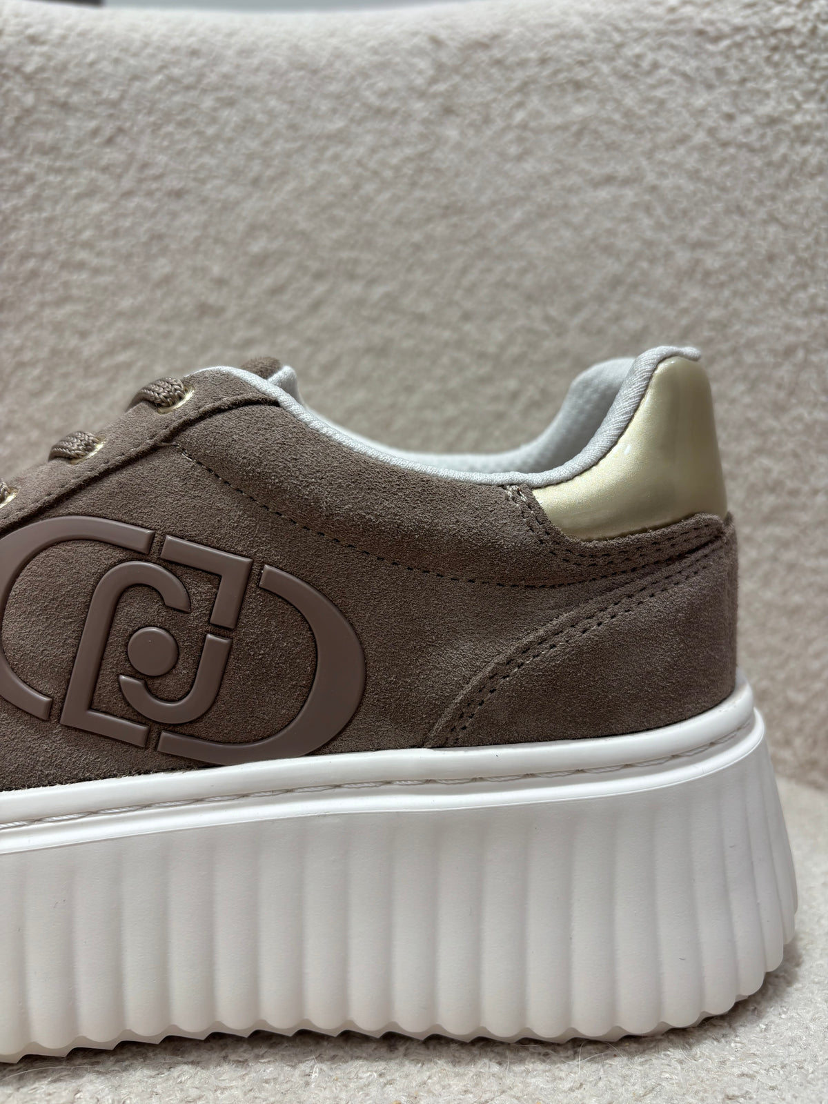 Sneakers plateforme en daim LIUJO Havane